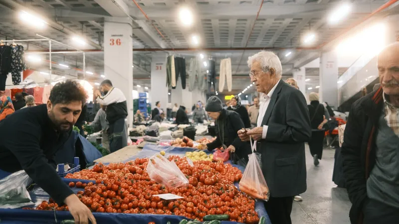 Harvest Calendars and Homesickness: How Ataşehir's Market Seasons Follow Turkish-Americans Across the Ocean